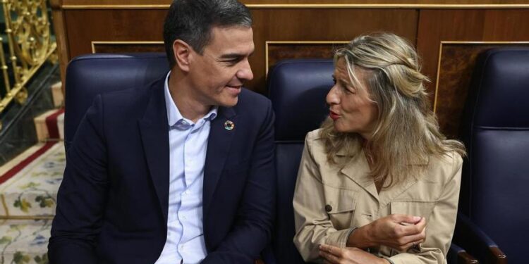 Trabajo confía en desencallar la subida del salario mínimo antes del 31 de enero