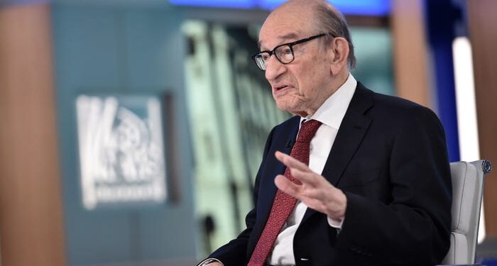 El ex presidente de la Fed, Alan Greenspan, advirtió que se avecina una recesión en EE. UU. y criticó el fallido criptointercambio FTX en una reciente sesión de preguntas y respuestas.  Aquí están las 10 mejores frases.