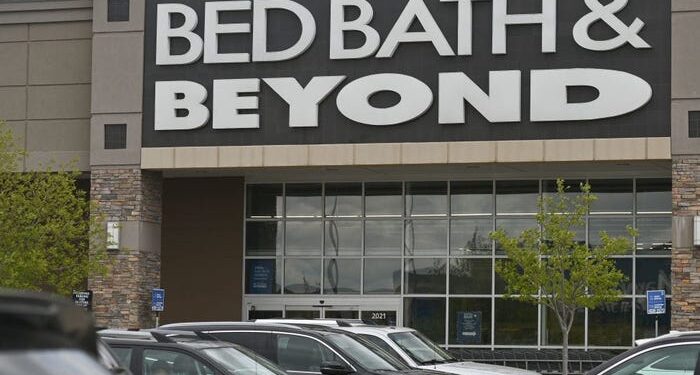 Bed Bath & Beyond advierte que puede declararse en quiebra.  Esto es lo que los clientes y empleados deben saber.