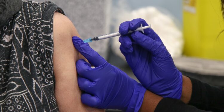 BioNTech dice que comenzará ensayos de vacunas contra el cáncer en el Reino Unido a partir de septiembre