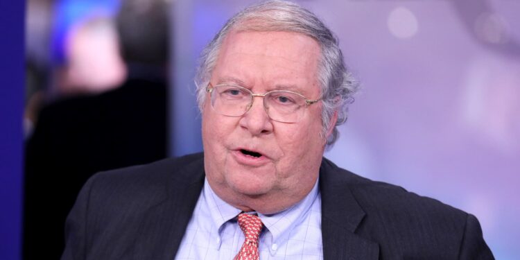 Bill Miller se duplica en Amazon después de un año difícil, mientras reduce cada vez más a Tesla