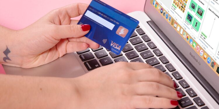 Las ofertas de Chase pueden devolverle dinero en efectivo con TurboTax, Dunkin', Sam's Club y Paramount+ solo por tener una tarjeta de crédito;  estas son algunas de las mejores ofertas disponibles ahora