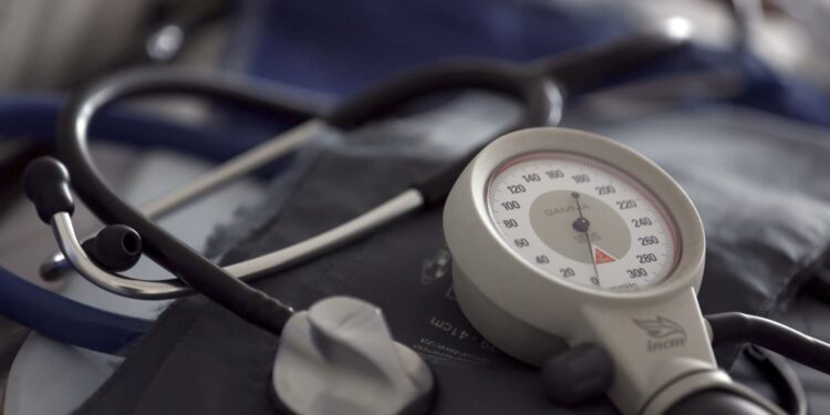 Cómo el seguro de salud puede haber hecho que la atención médica sea más costosa