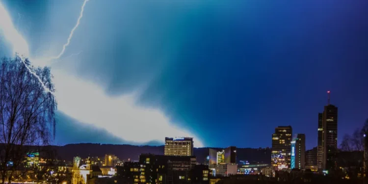 2022 fue más tranquilo en cuanto a tormentas: más de 71 mil registradas.  descargas de rayos
