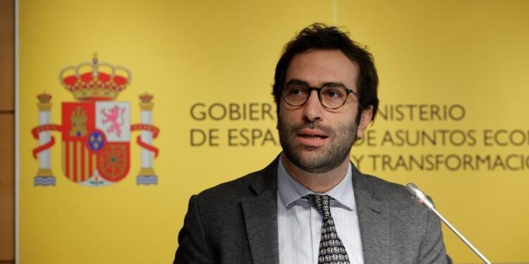 El Gobierno confía en que los inversores privados sustituyan al BCE en la deuda pública