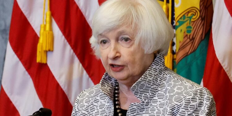 Yellen dice que el Tesoro está tomando medidas extraordinarias para evitar el incumplimiento cuando Estados Unidos alcanza el límite de deuda