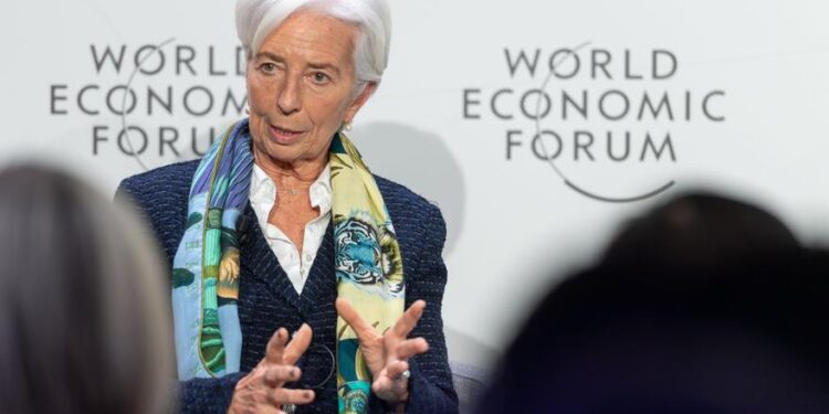 Lagarde: «No será un año brillante, pero sí mucho mejor de lo que nos temíamos»