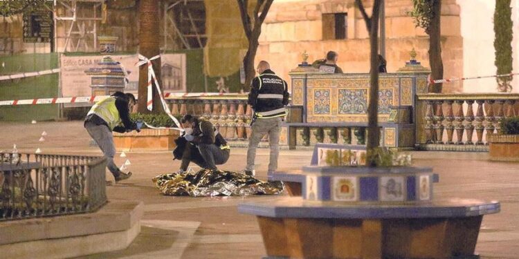 Mensajes en redes y propaganda extremista: la radicalización del atacante de Algeciras, en el foco de la investigación