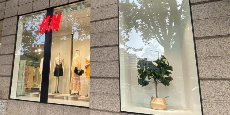H&M recortó los beneficios el 62% en 2022 por la guerra de Ucrania y la inflación