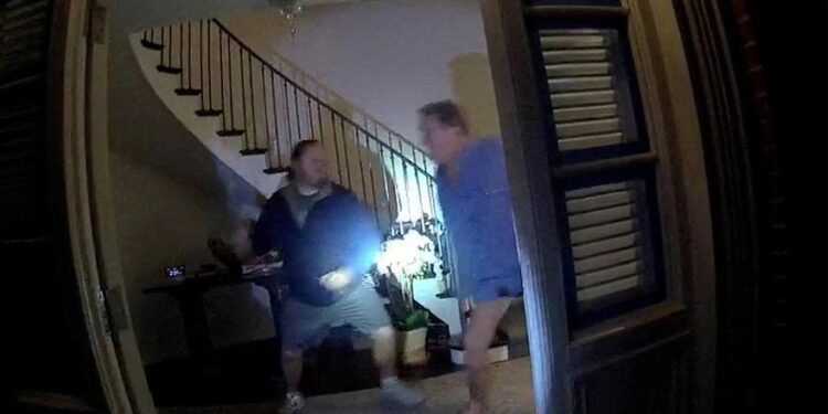 La justicia estadounidense difunde el vídeo de la agresión al marido de Nancy Pelosi