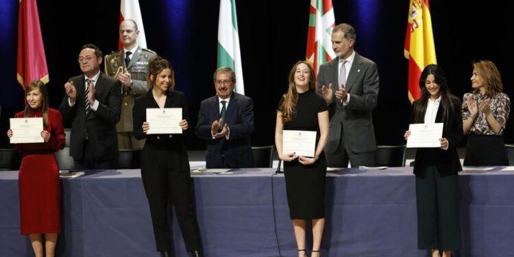 Felipe VI, a los nuevos jueces: «No olvidéis, sois jueces europeos»