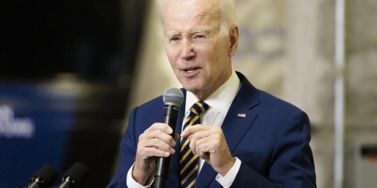 El FBI registró una oficina de Biden en busca de documentos, según medios estadounidenses