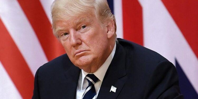 Trump demanda al periodista Bob Woodward por publicar las cintas de sus entrevistas