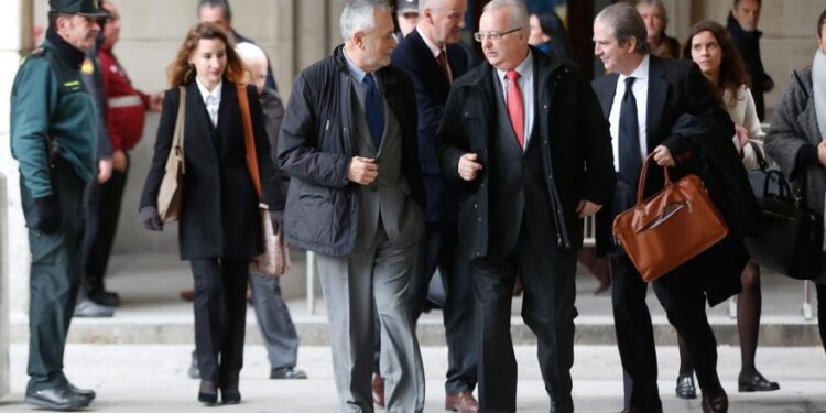 Proponen el segundo grado para los ex altos cargos de los ERE un mes después de su entrada en prisión