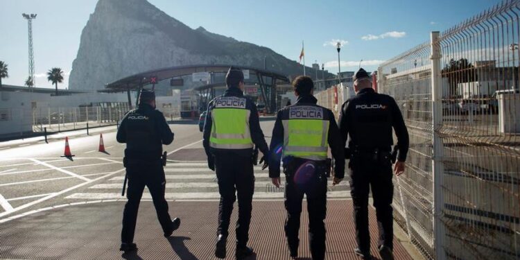 Diplomacia del tabaco: el incidente de Gibraltar expone un problema de contrabando que dificulta el Tratado