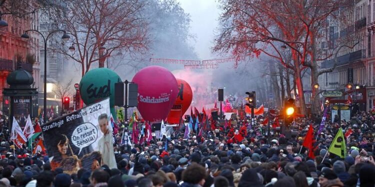 Los sindicatos franceses impulsan la tercera huelga general contra la reforma de las pensiones