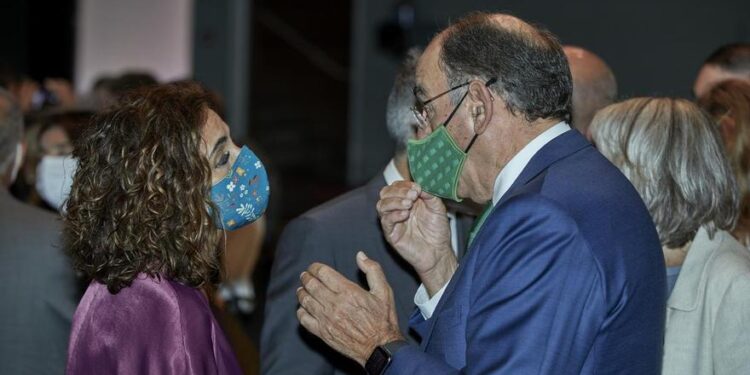Las energéticas ultiman su estrategia judicial frente al impuesto del Gobierno