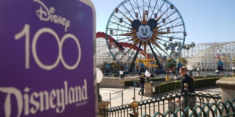 Disney anuncia que 7.000 de sus empleados perderán su trabajo