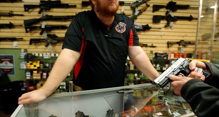 La legislatura liderada por los republicanos en Missouri rechazó la prohibición de que los niños porten armas en público sin supervisión