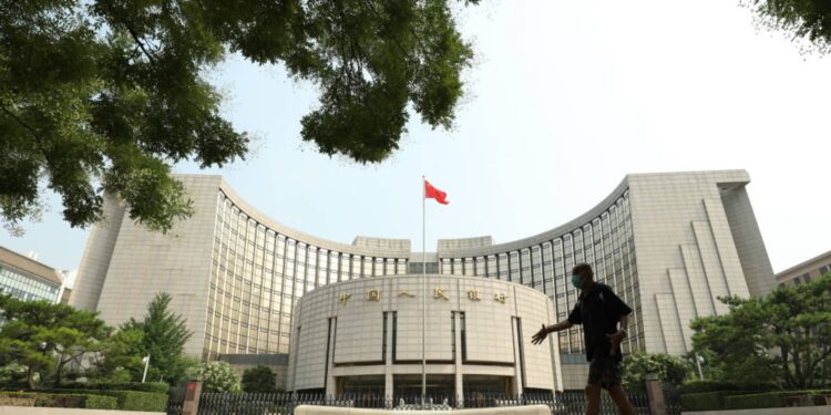 China endurece requisitos para clasificar riesgos de activos bancarios