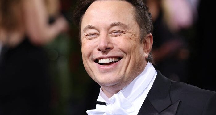 Dogecoin saltó inmediatamente un 5% después de que Elon Musk bromeara diciendo que él y Rupert Murdoch lo estaban discutiendo en el Super Bowl.