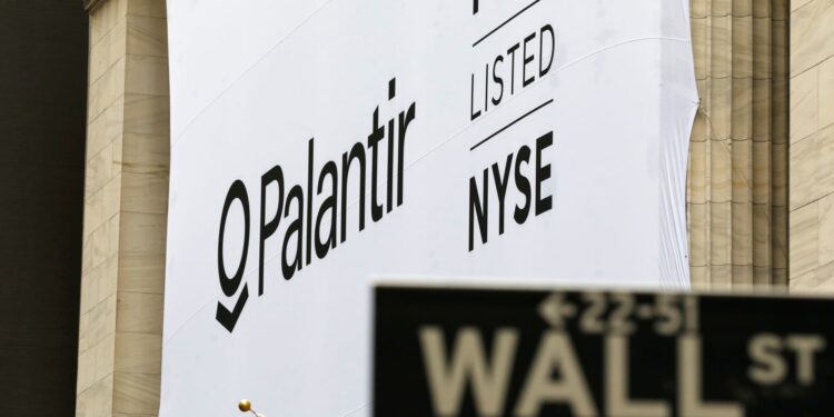 Las acciones de Palantir aumentan un 19 % al informar el primer trimestre rentable
