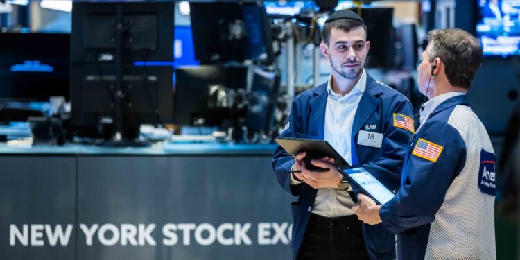 Los futuros de acciones bajan un poco mientras los inversores se preparan para los últimos datos de inflación: actualizaciones en vivo