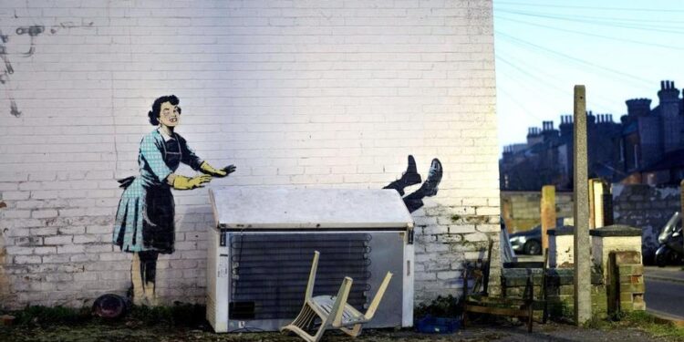 Banksy desvela un mural contra la violencia de género en Inglaterra