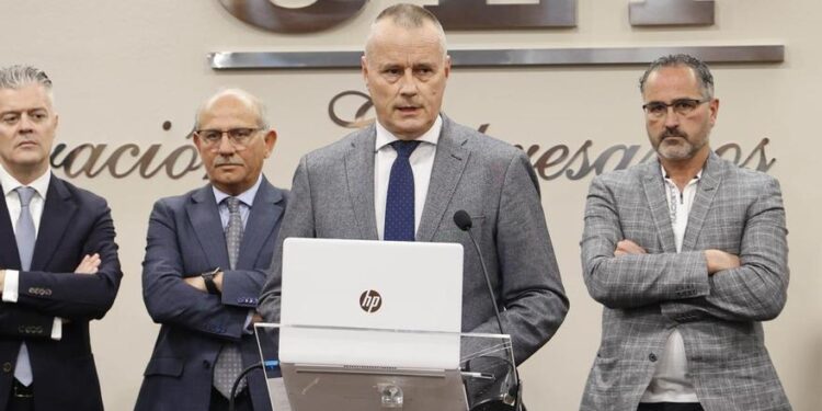 El presidente de la patronal de Pontevedra afea el sueldo de Garamendi: «No es sensible y puede complicarnos la vida a todos»