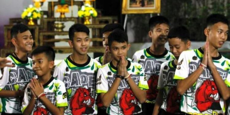 Muere uno de los niños rescatados de una cueva en Tailandia en 2018