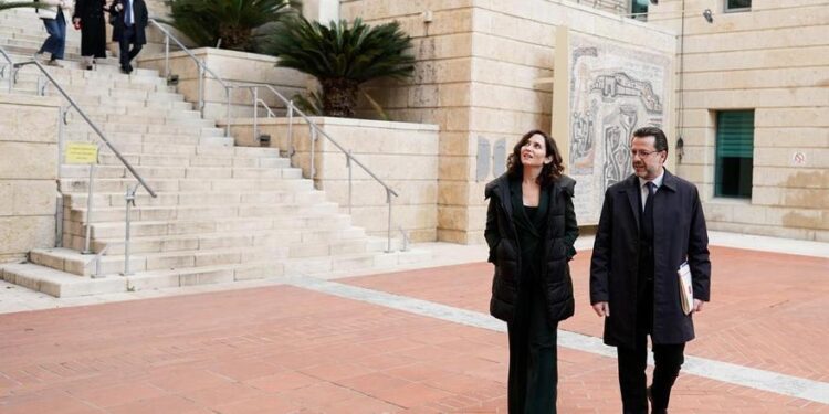 El Gobierno de Ayuso aprueba un incentivo fiscal para inversores que contrarreste el impuesto de solidaridad de Sánchez