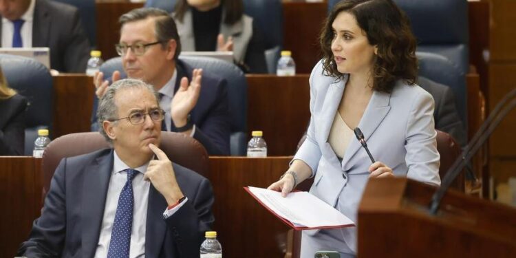 Vox también planta a Ayuso en la crisis sanitaria: «El 99,9% de los médicos suscribirían lo que están pidiendo»