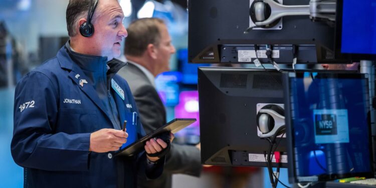 Las acciones caen a medida que las tasas suben a sus niveles más altos en tres meses: actualizaciones en vivo