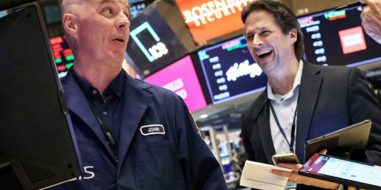 Dow sube 200 puntos mientras las acciones intentan recuperarse de la peor semana de 2023: actualizaciones en vivo