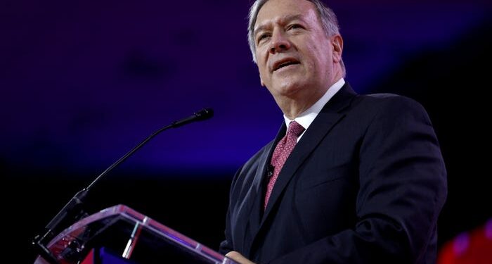 Mike Pompeo hace un golpe velado a Donald Trump y pide al Partido Republicano que deje de seguir a los 'líderes famosos' con 'egos frágiles'