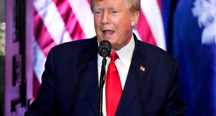 Donald Trump propone 10 nuevas 'Ciudades de la Libertad' con autos voladores futuristas en un nuevo video de campaña