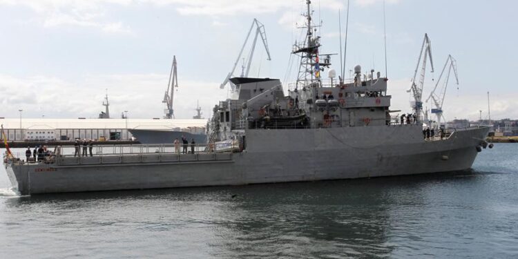 El patrullero ‘Centinela’ intercepta dos embarcaciones rusas en el Mediterráneo