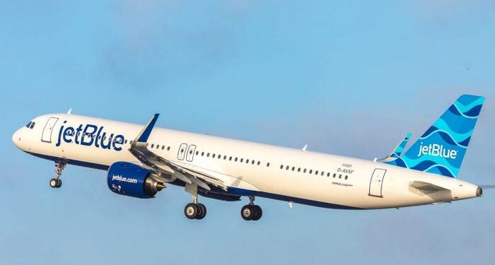 JetBlue persigue a las aerolíneas tradicionales que atienden el mercado transatlántico con una nueva ruta a París a partir de 9, socavando tanto a Delta como a American.