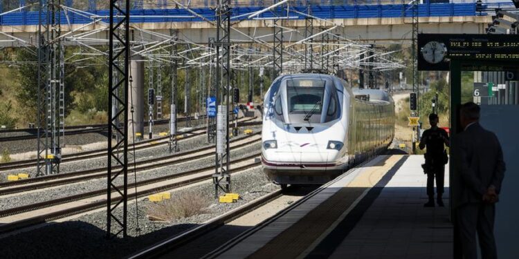 Bruselas «clarificará» con Francia su plan de retrasar el corredor Atlántico
