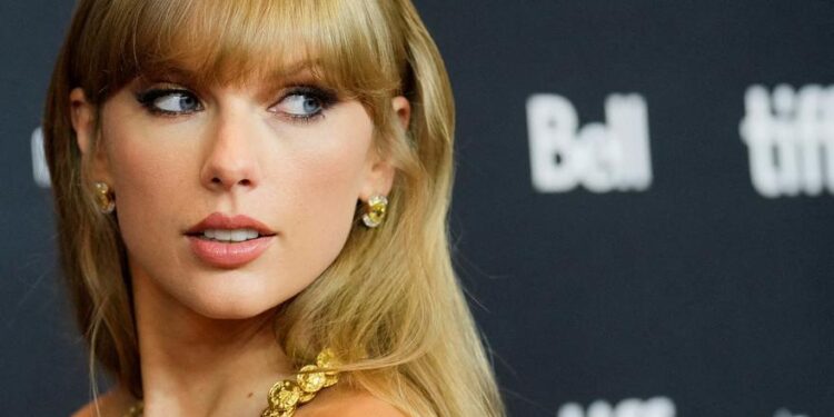 Taylor Swift estrena cuatro canciones, una de ellas inédita