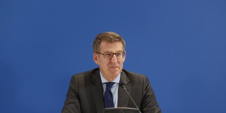 Feijóo constituye un consejo de sabios más allá del PP: «Toca salir de las trincheras»