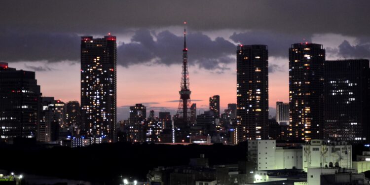 Los mercados de Asia se mezclaron debido a que los inversores sopesaron los comentarios de Yellen sobre los bancos;  La inflación subyacente de Japón se desacelera